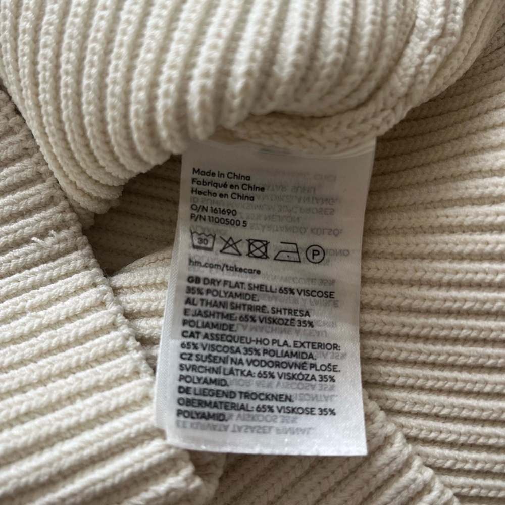 H&M Ribbed Knit Top - Picture 5 of 5